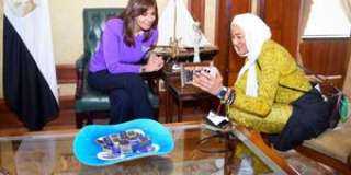 وزيرة الهجرة تستقبل أول مصرية تصل قمة جبال إيفرست